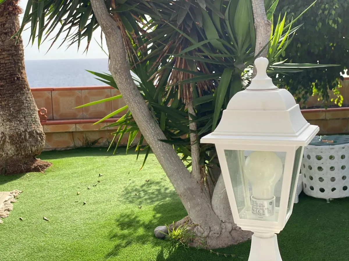 Villa Blanca Callao Salvaje
