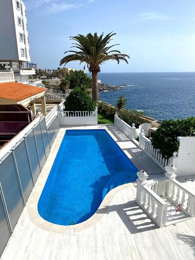 Villa Blanca Callao Salvaje