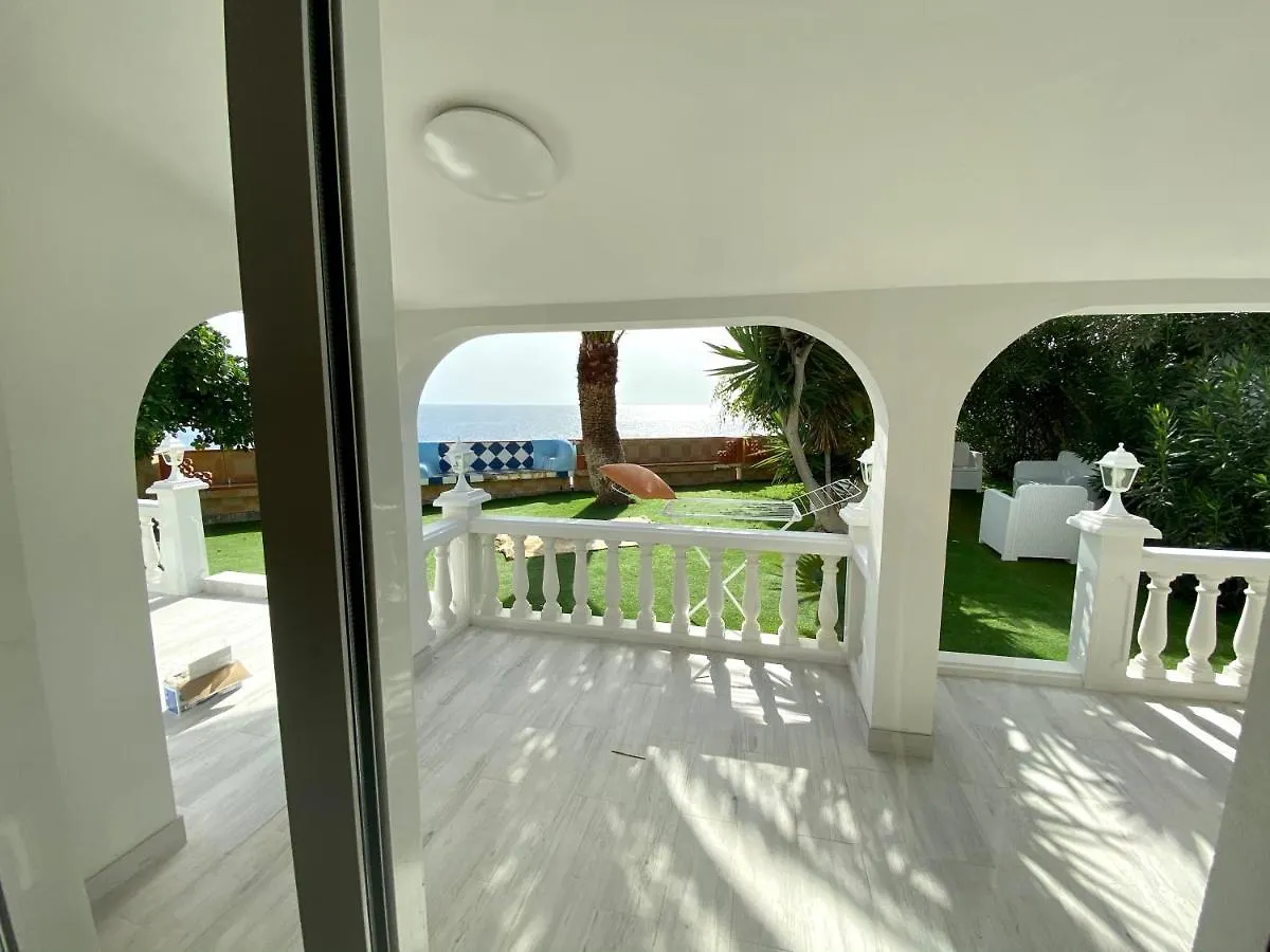 Villa Blanca Callao Salvaje 0*,  Spanyolország