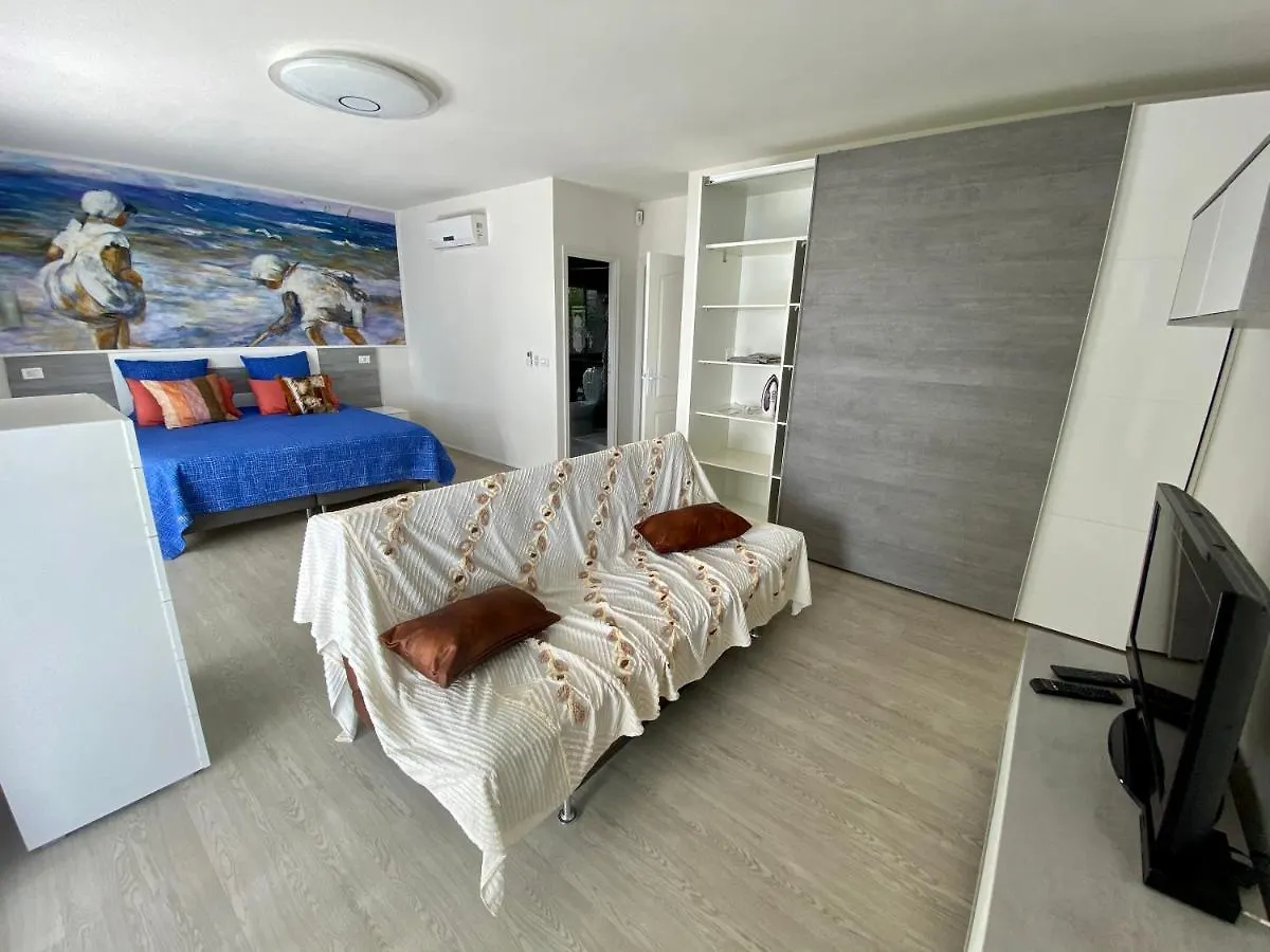 Villa Blanca Callao Salvaje 0*,