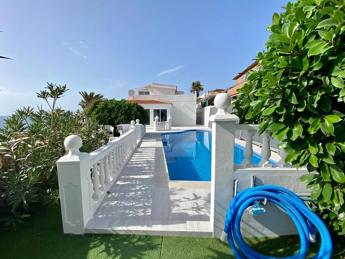 Villa Blanca Callao Salvaje