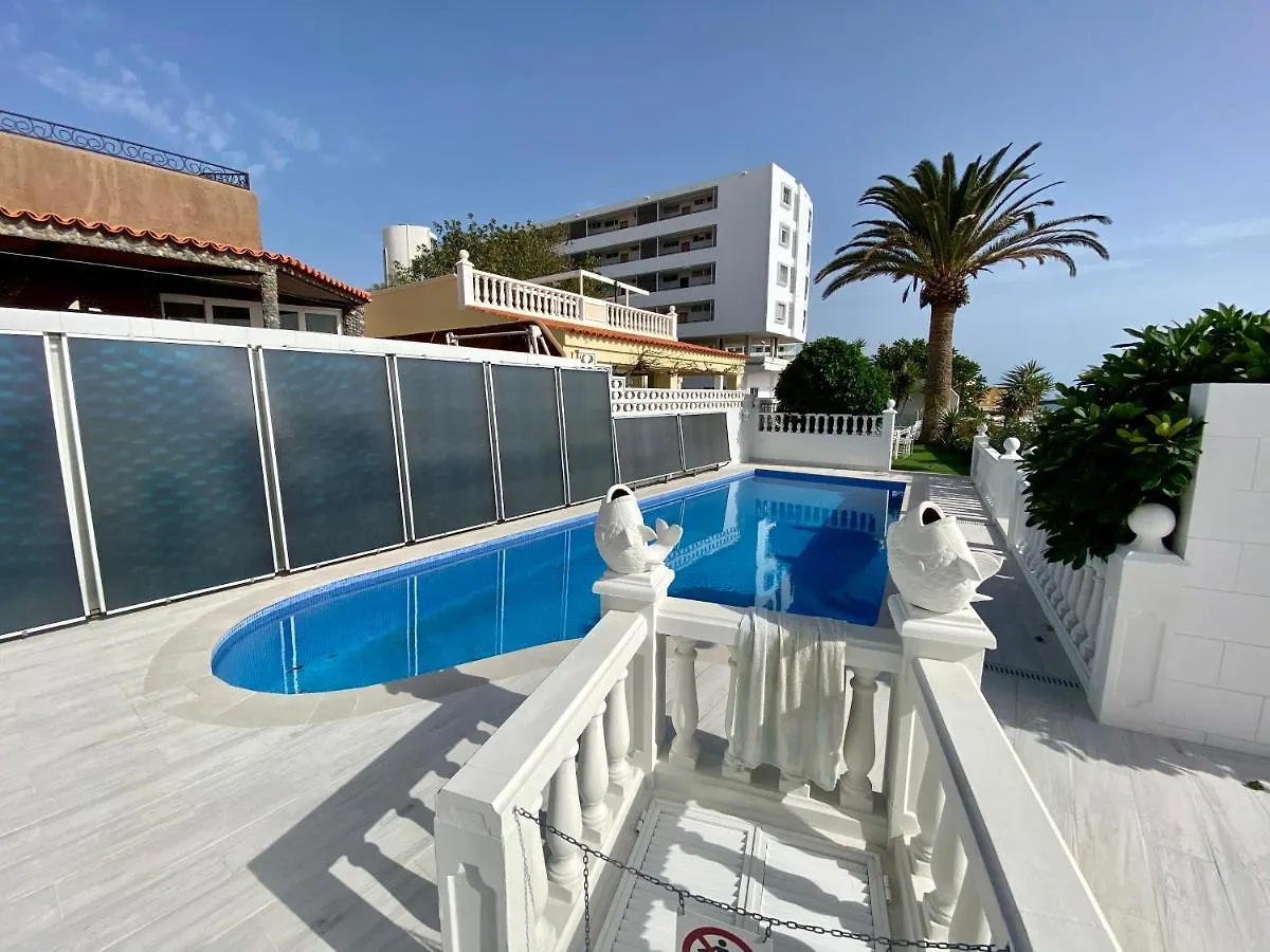 Villa Blanca Callao Salvaje 0*,  Spanyolország