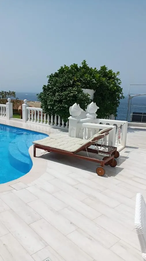 Villa Blanca Callao Salvaje